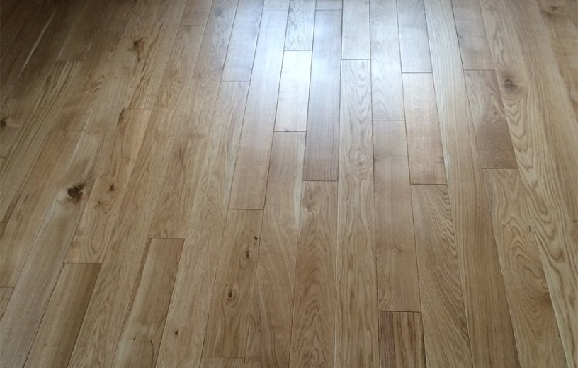 Oak floor of a private house_4